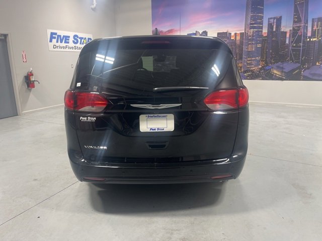 New 2025 Chrysler Voyager LX image 23