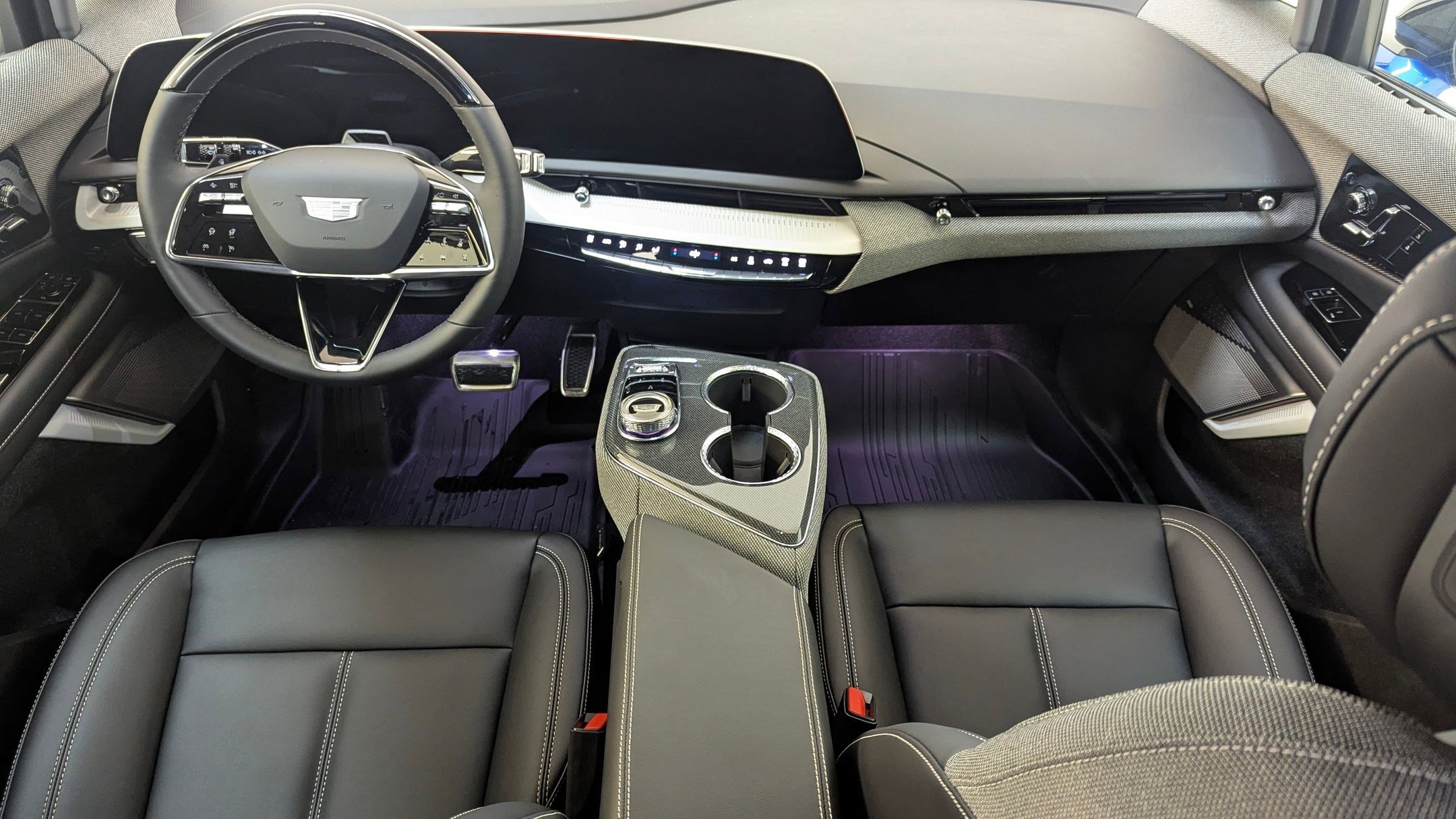New 2026 Cadillac Optiq Luxury 1 w/ LPO, Floor Liner Package AWD/4WD image 15