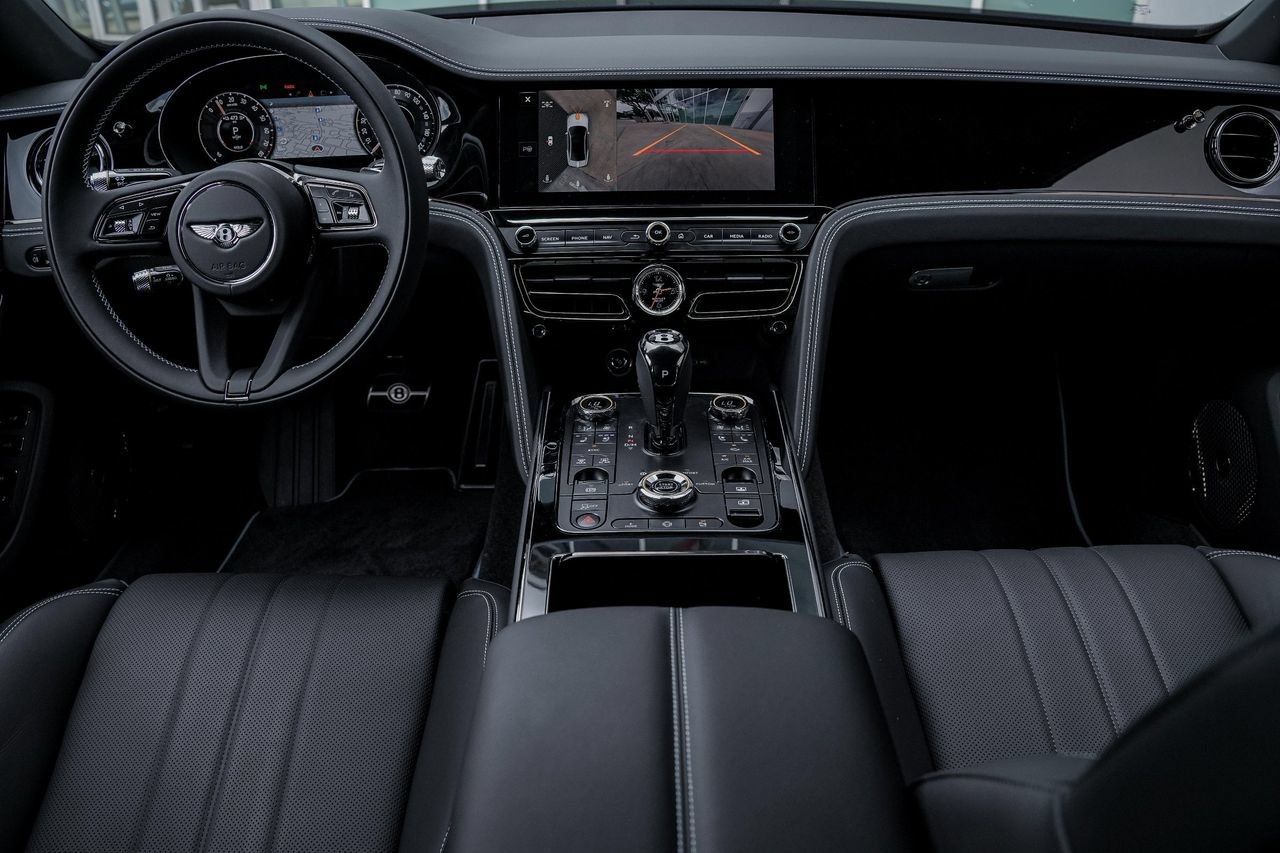 New 2025 Bentley Flying Spur Plug-In Hybrid AWD/4WD image 3