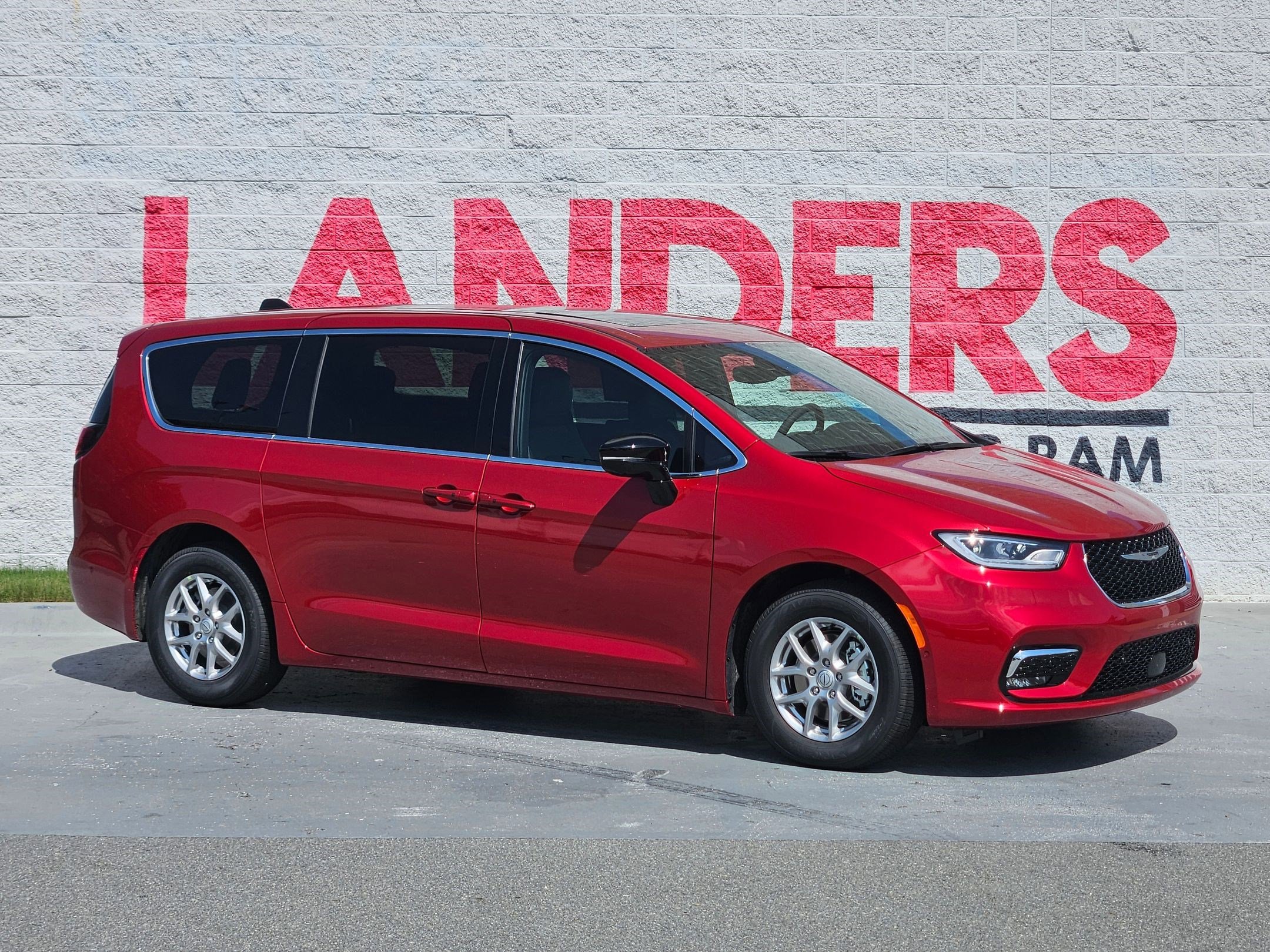 New 2025 Chrysler Pacifica Select