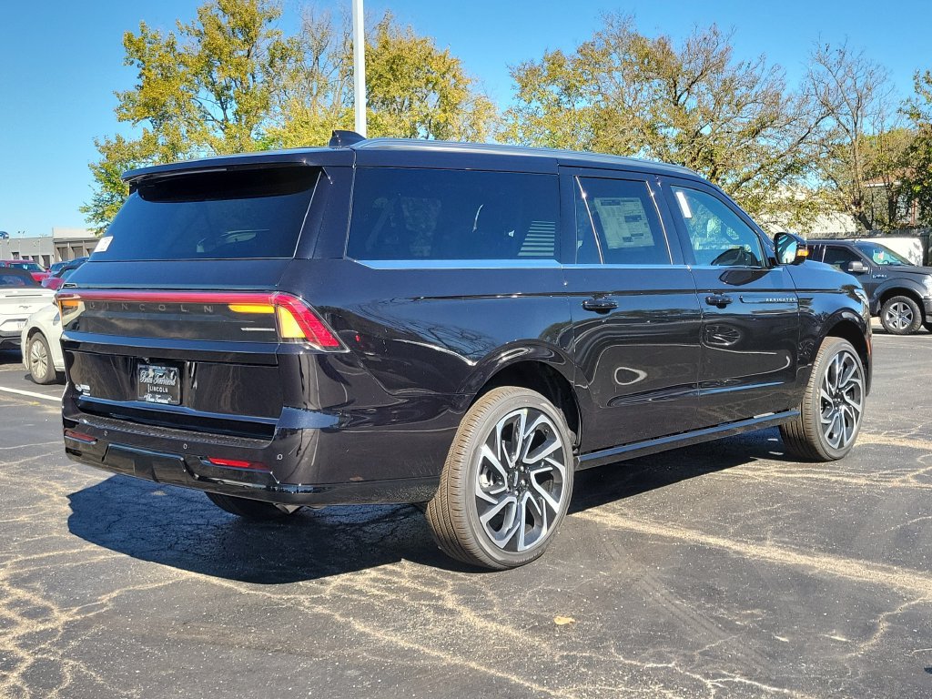 New 2027 Lincoln Navigator L Black Label AWD/4WD image 4