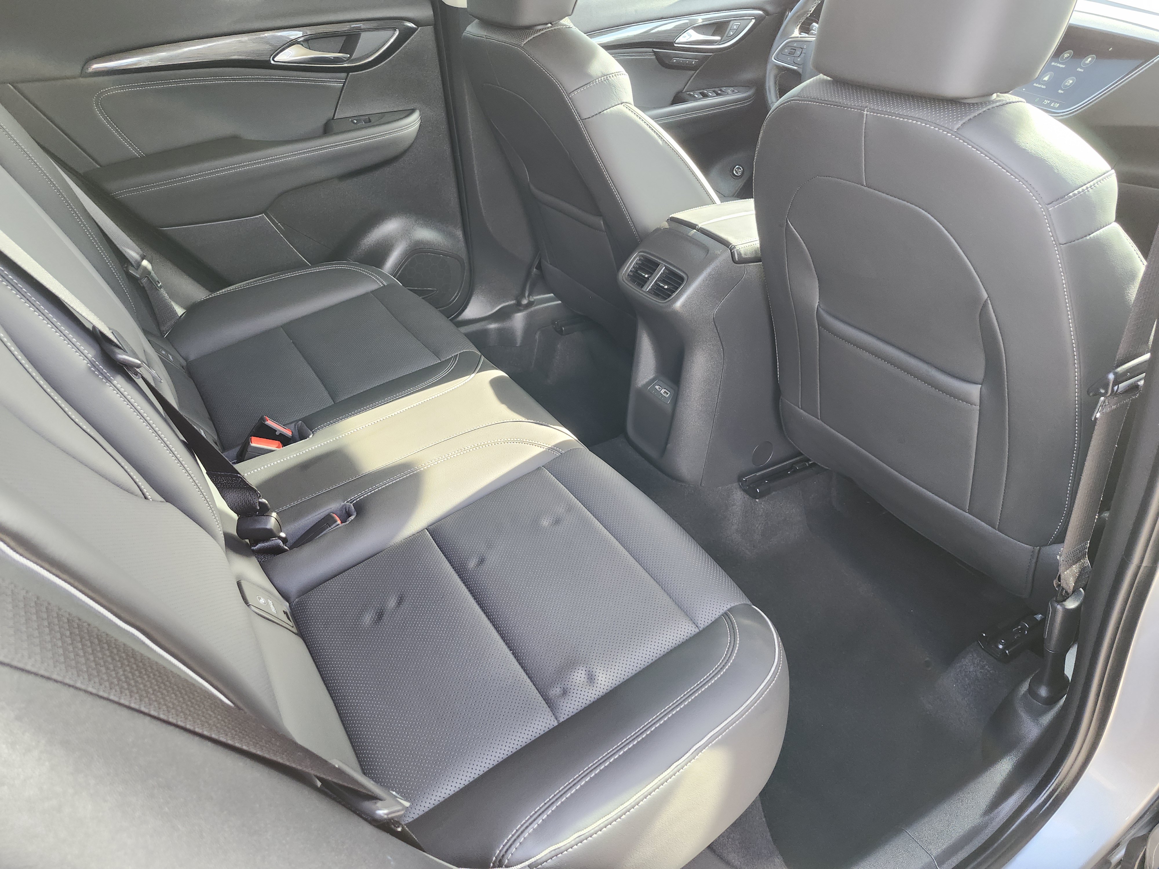 Used 2023 Buick Envision Essence FWD image 21