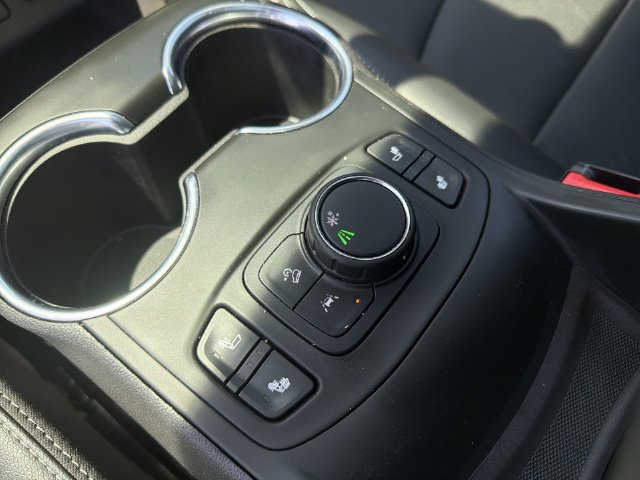 Certified 2022 GMC Terrain SLT w/ Infotainment Package II FWD image 30
