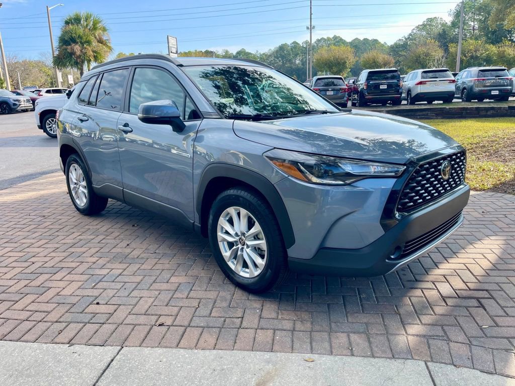 Used 2023 Toyota Corolla Cross LE image 8