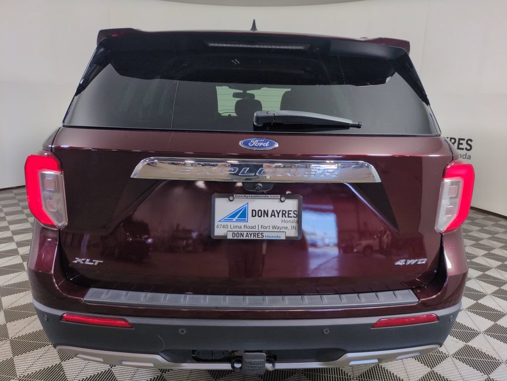 Used 2022 Ford Explorer XLT w/ Equipment Group 202A AWD/4WD image 4
