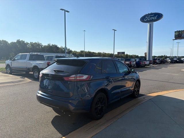 Used 2022 Ford Edge SE w/ Black Appearance Package AWD/4WD image 5