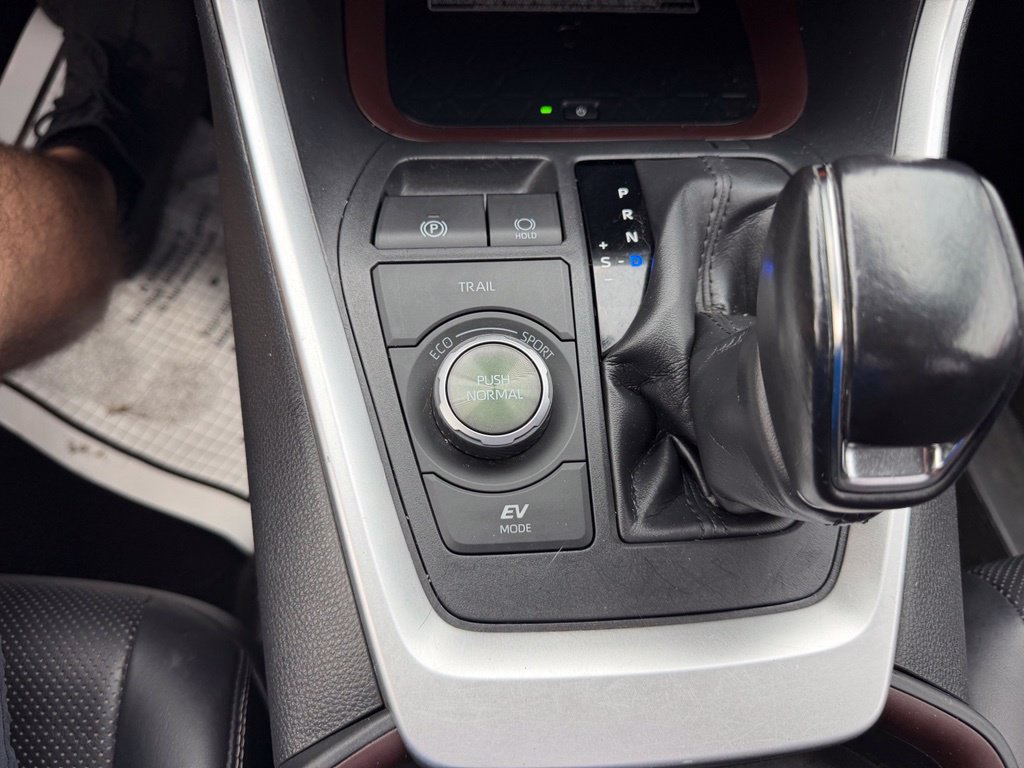 Used 2019 Toyota RAV4 Limited AWD/4WD image 12