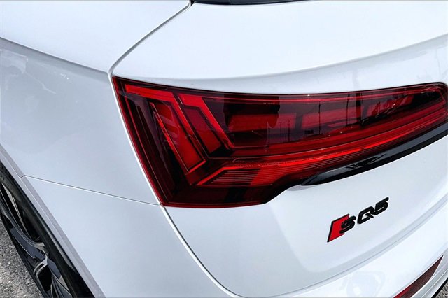 Used 2024 Audi SQ5 Prestige w/ Prestige Package image 32