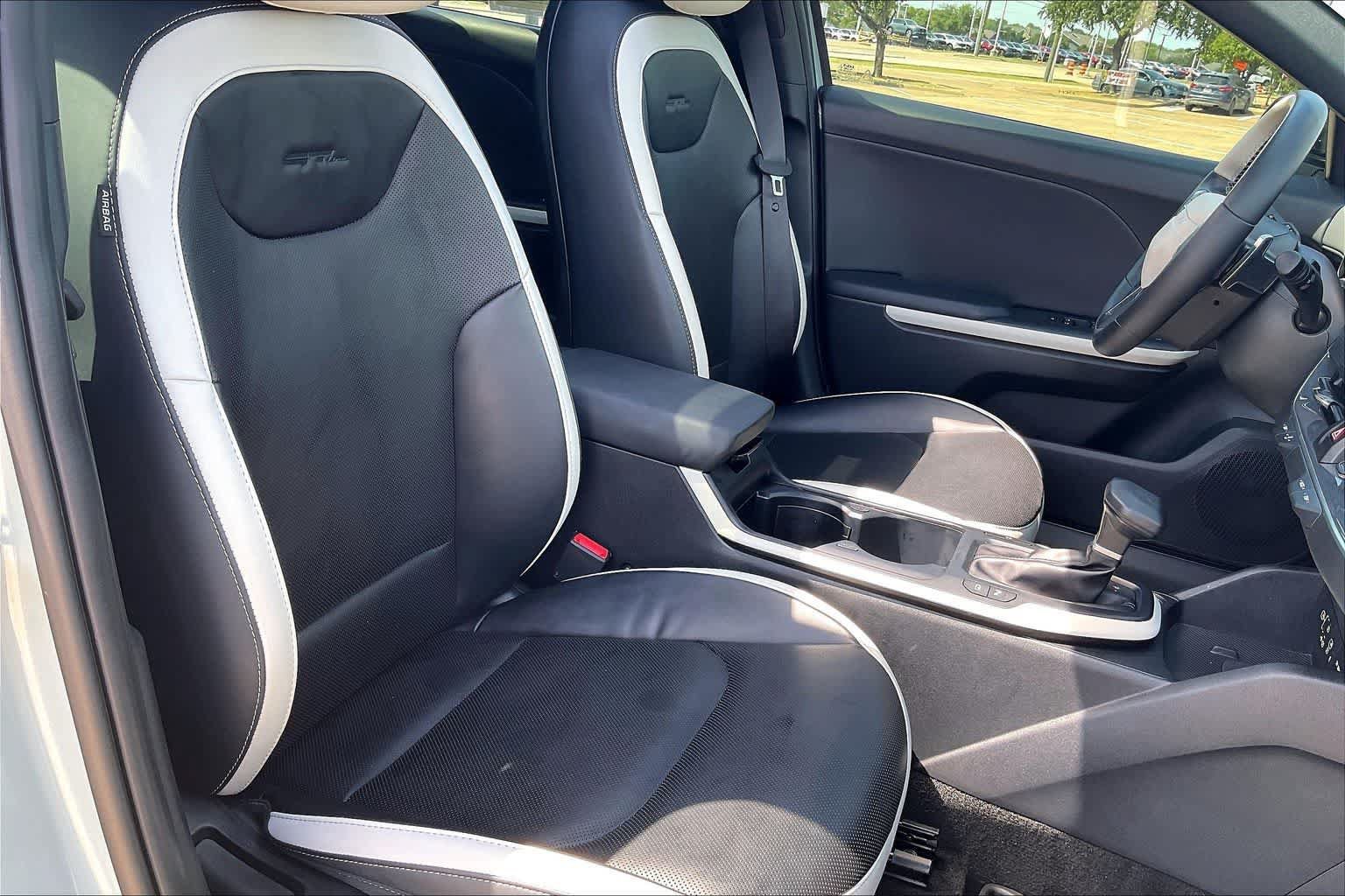 Certified 2025 Kia K4 GT-Line Turbo FWD image 12