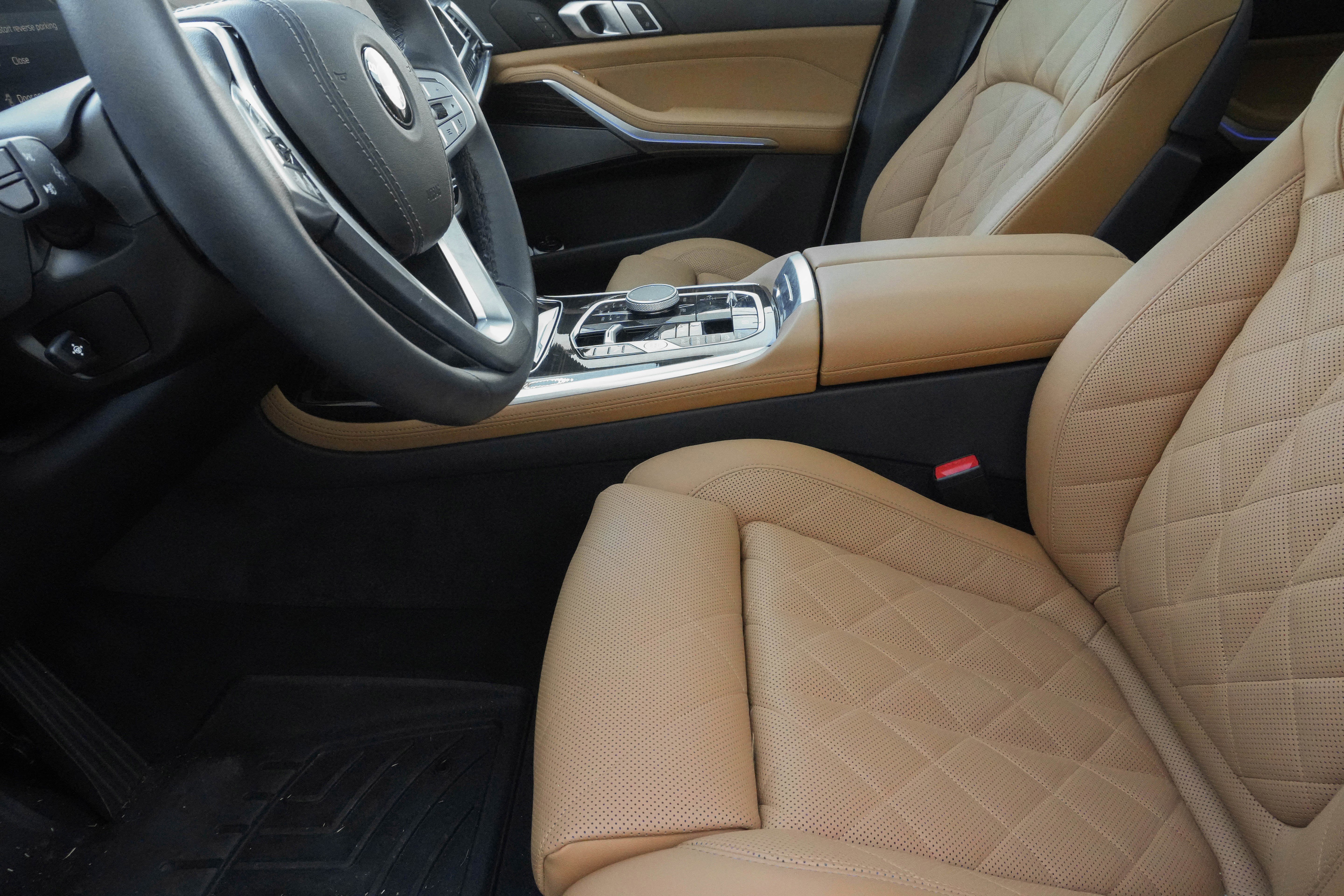 Certified 2025 BMW X7 xDrive40i image 9