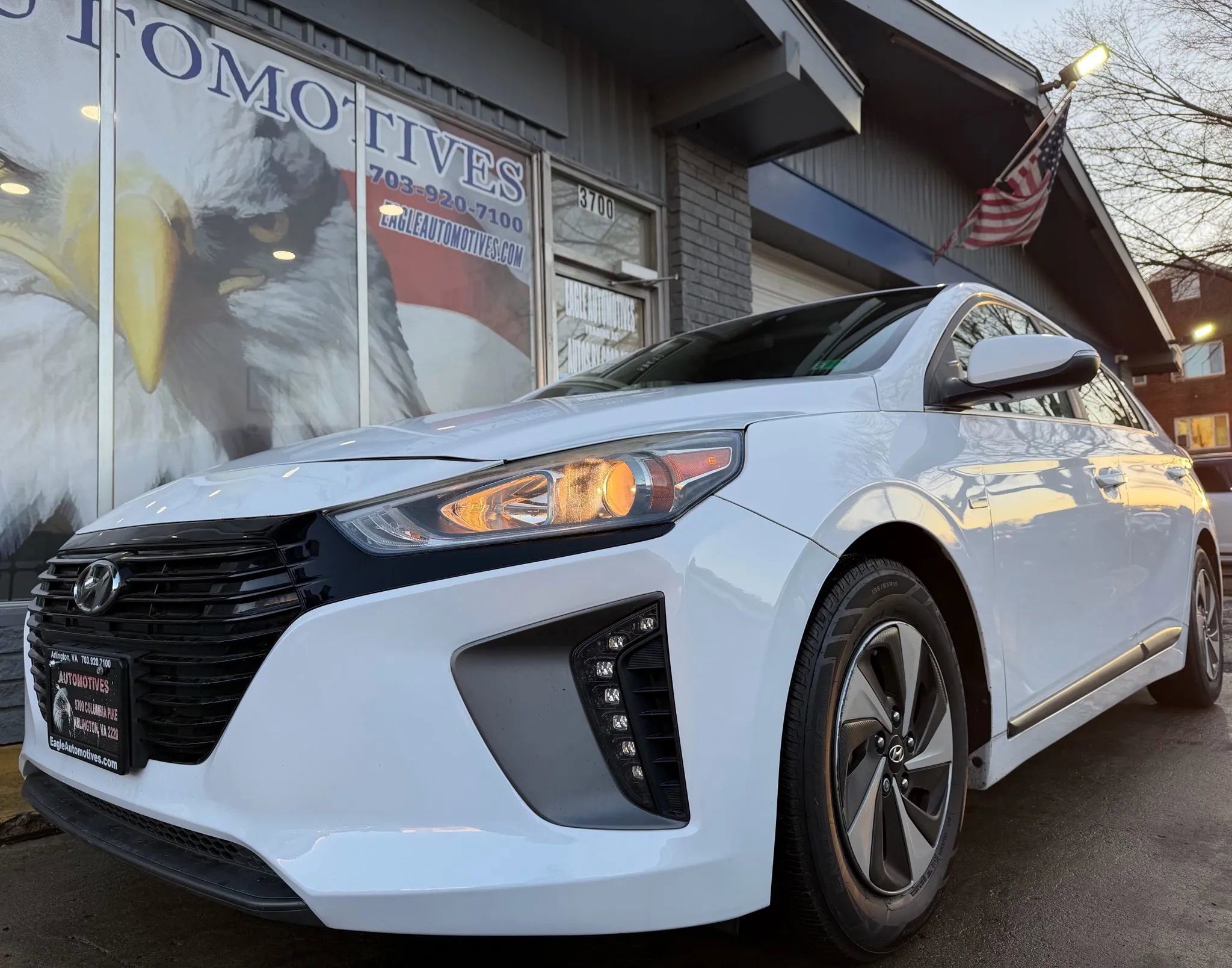 Used 2017 Hyundai Ioniq SEL image 7