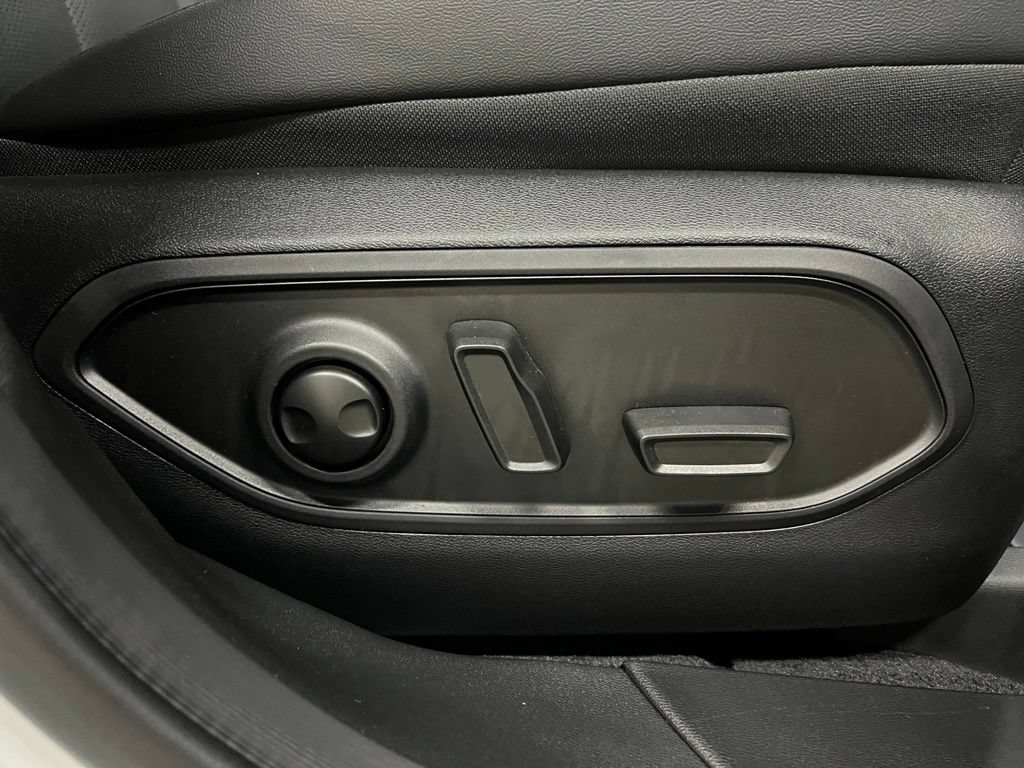 Used 2026 Jeep Cherokee Limited AWD/4WD image 40