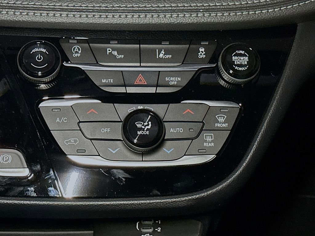 New 2027 Chrysler Pacifica Select FWD image 11
