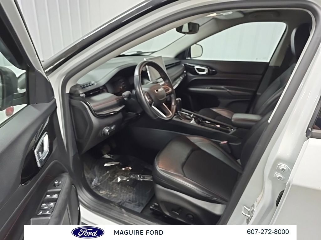 Used 2022 Jeep Compass Trailhawk w/ Trailhawk Convenience Group image 31