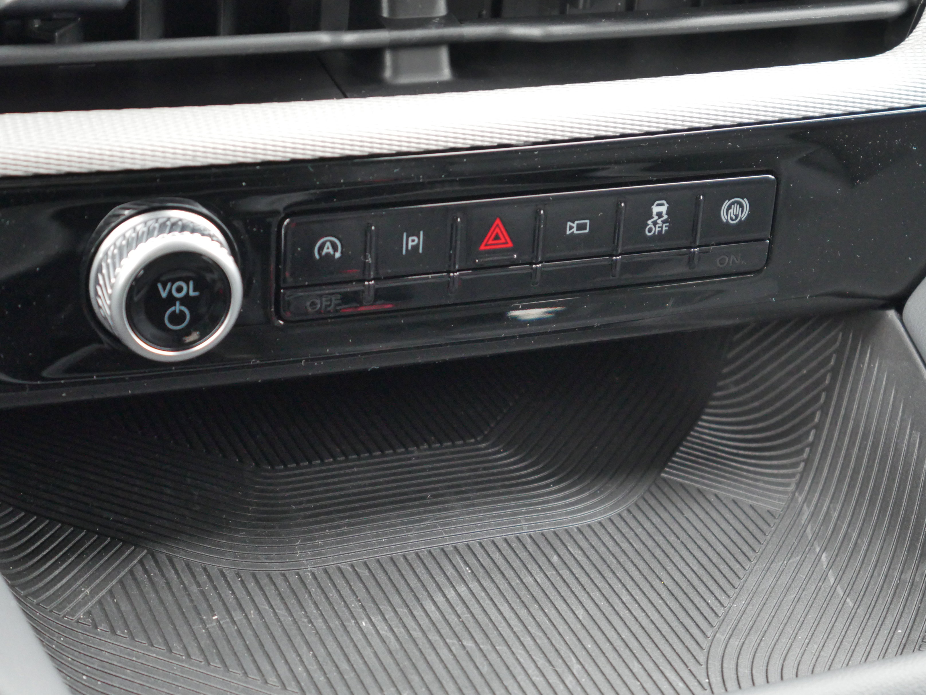 New 2026 Ford Explorer Active w/ Active Comfort Package image 21