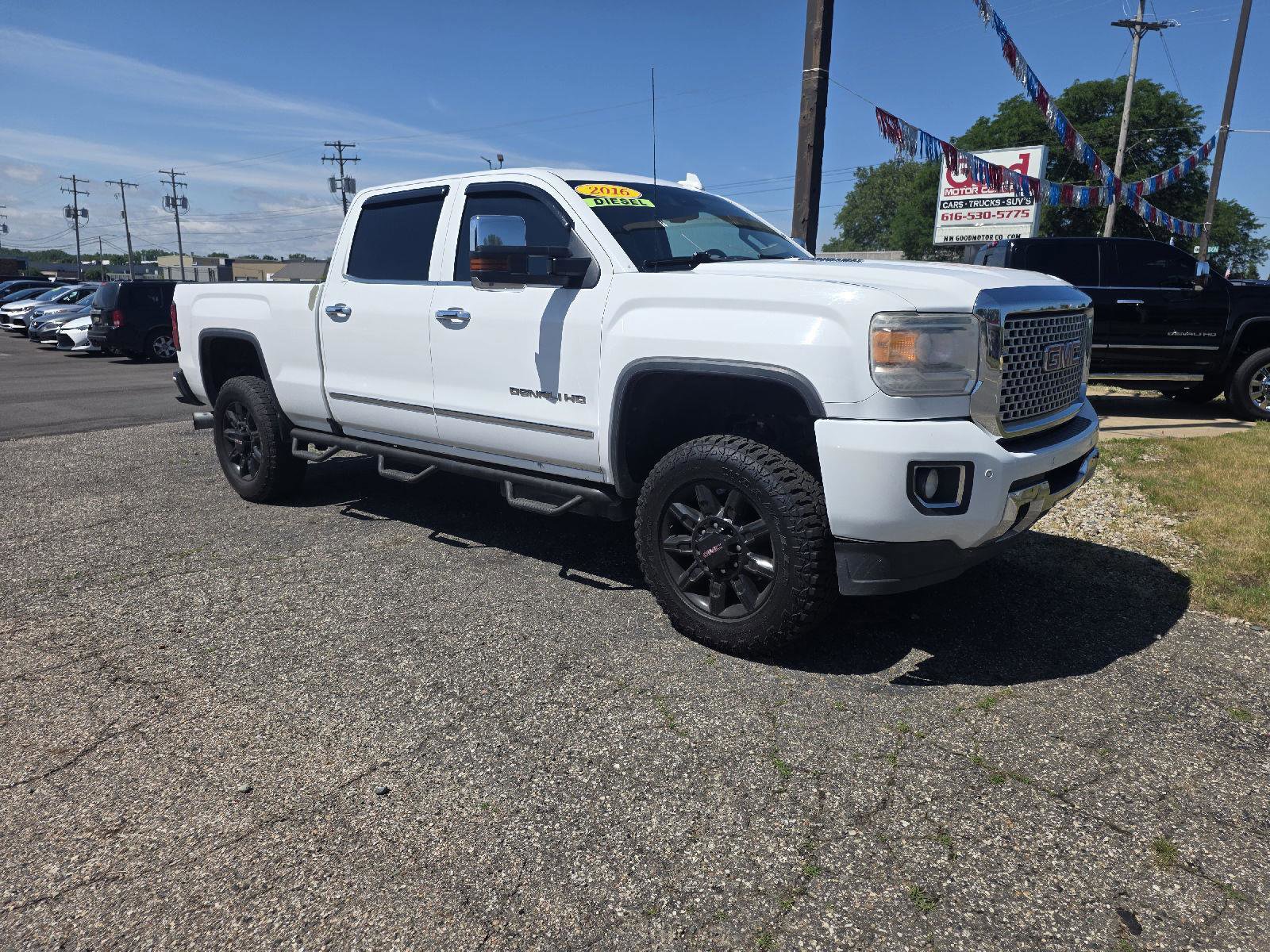 Used 2016 GMC Sierra 2500 Denali w/ Duramax Plus Package AWD/4WD image 2