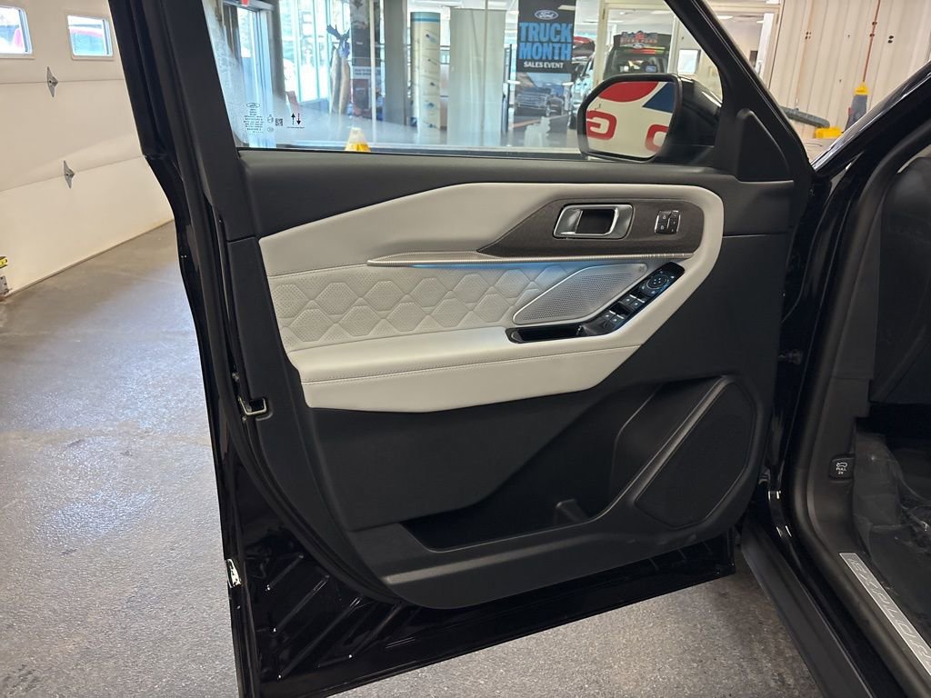 New 2026 Ford Explorer Platinum image 17