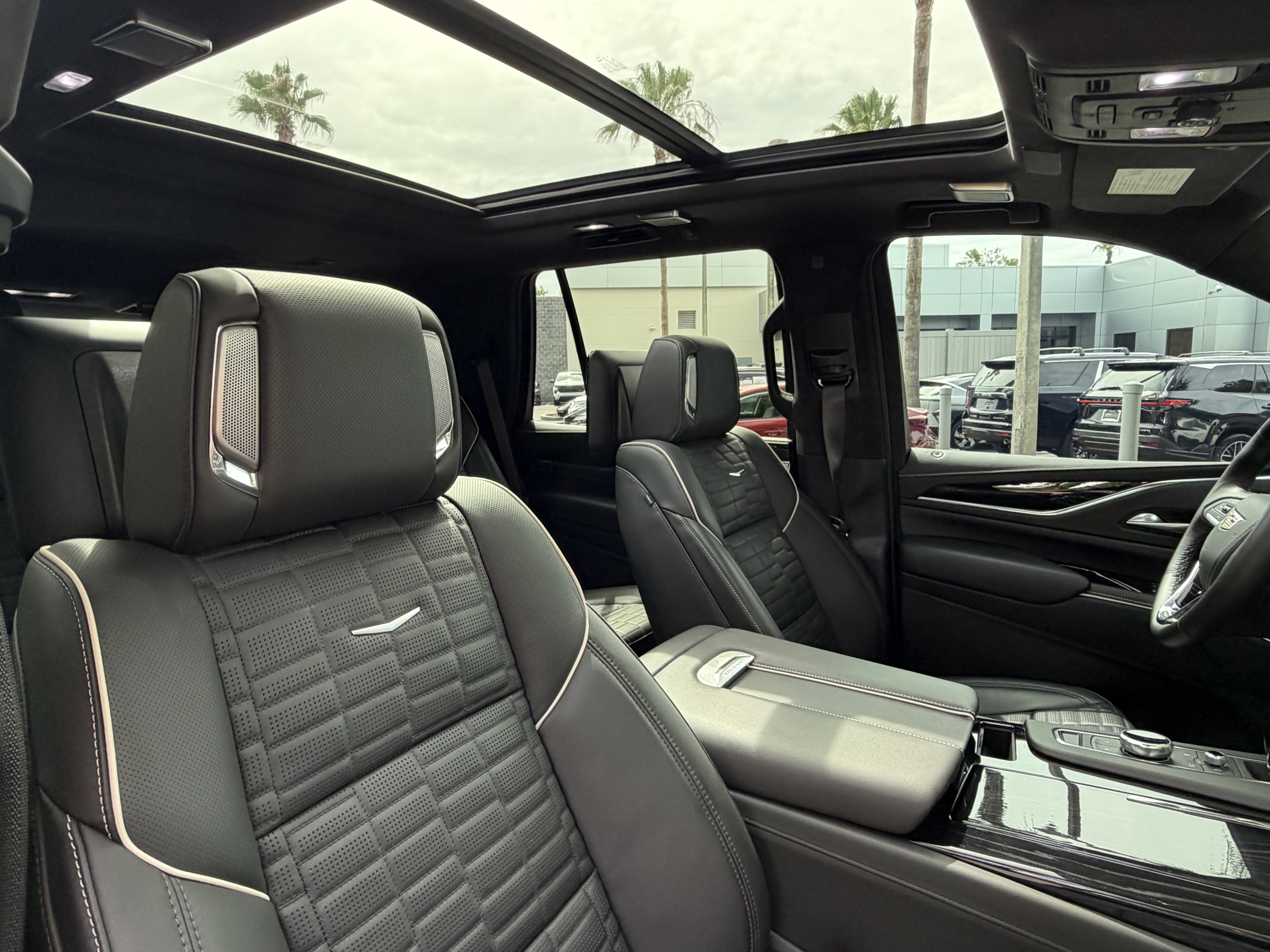 Used 2024 Cadillac Escalade V w/ LPO, ONYX Package AWD/4WD image 45