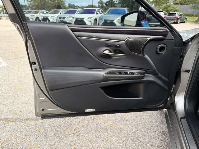 Used 2019 Lexus ES 350 w/ Accessory Package FWD image 17