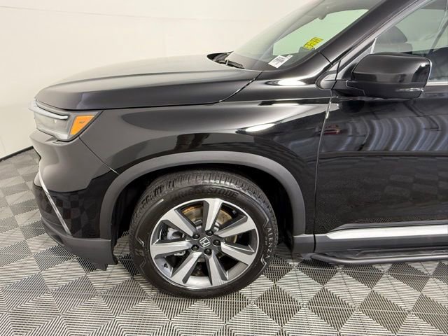 Used 2024 Honda Pilot Elite image 12