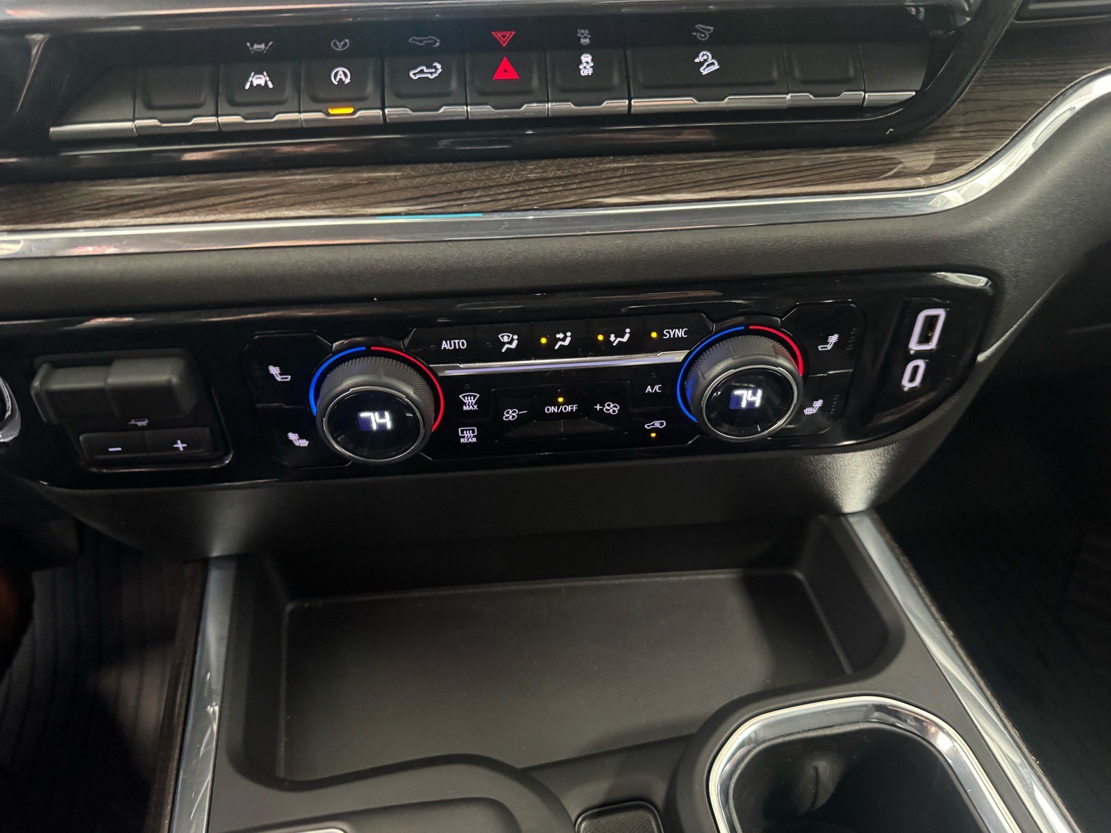 Used 2024 Chevrolet Silverado 1500 LT Trail Boss w/ Convenience Package II image 19