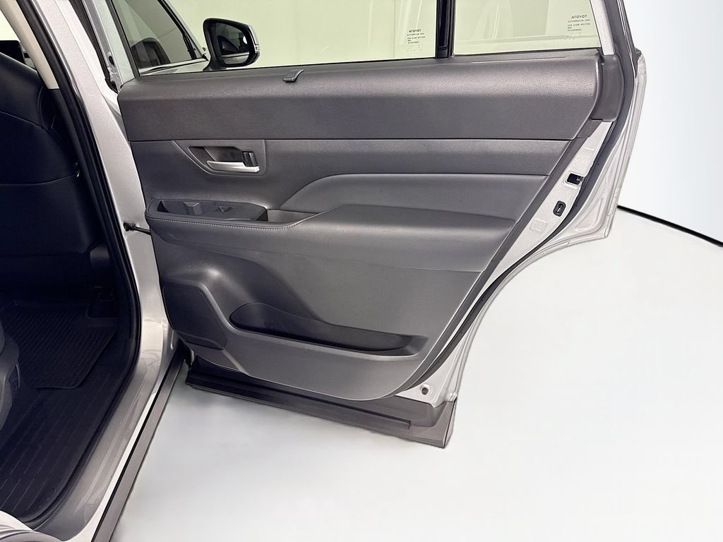 Used 2026 Toyota Grand Highlander FWD image 28