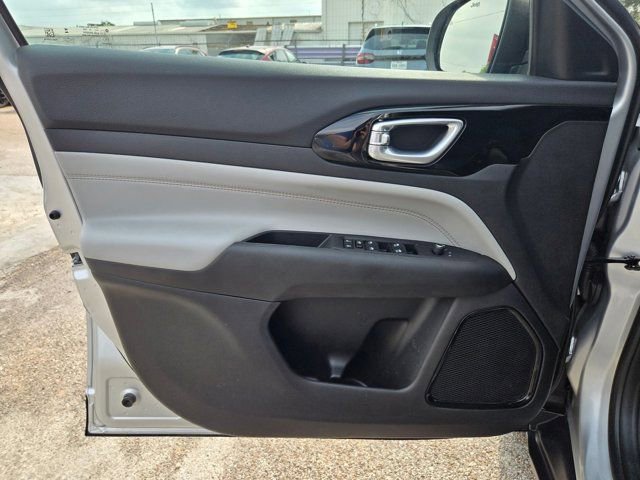 Used 2025 Jeep Compass Limited AWD/4WD image 13