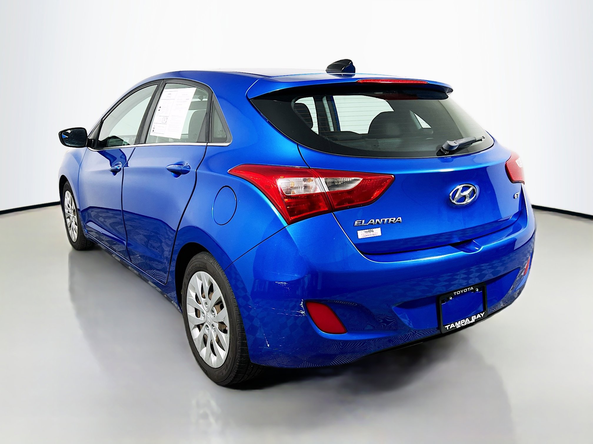 Used 2017 Hyundai Elantra GT image 8