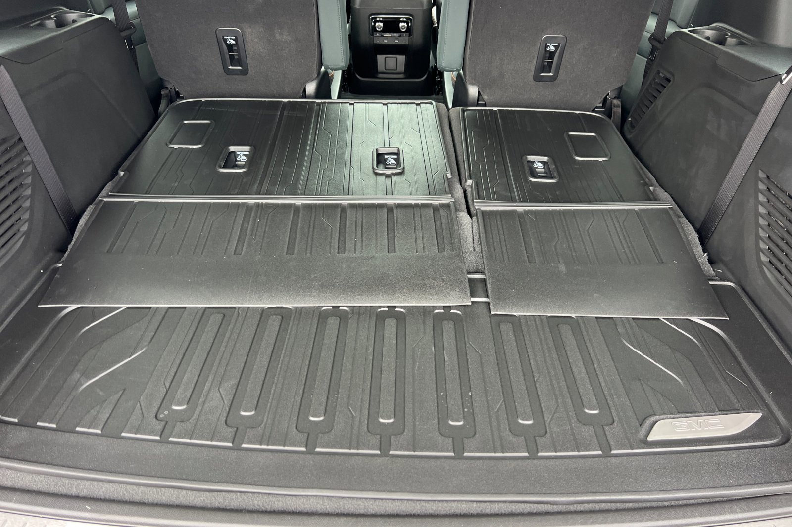 New 2026 GMC Yukon AT4 image 17