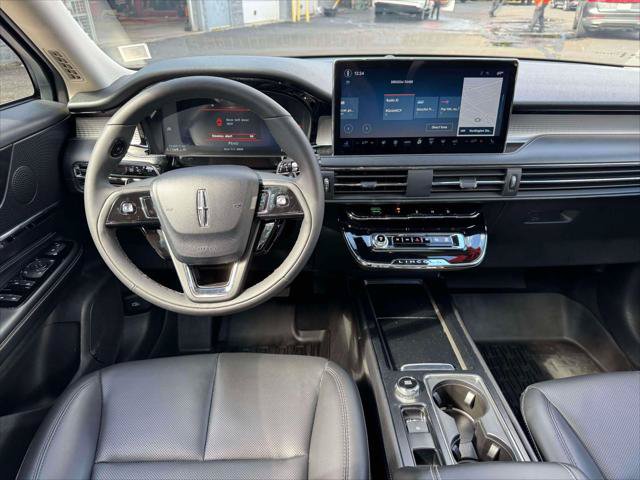 Used 2023 Lincoln Corsair AWD w/ Equipment Group 101A image 18