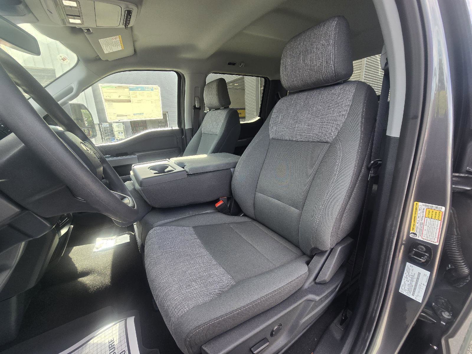 New 2025 Ford F350 XLT w/ Black Appearance Package image 11