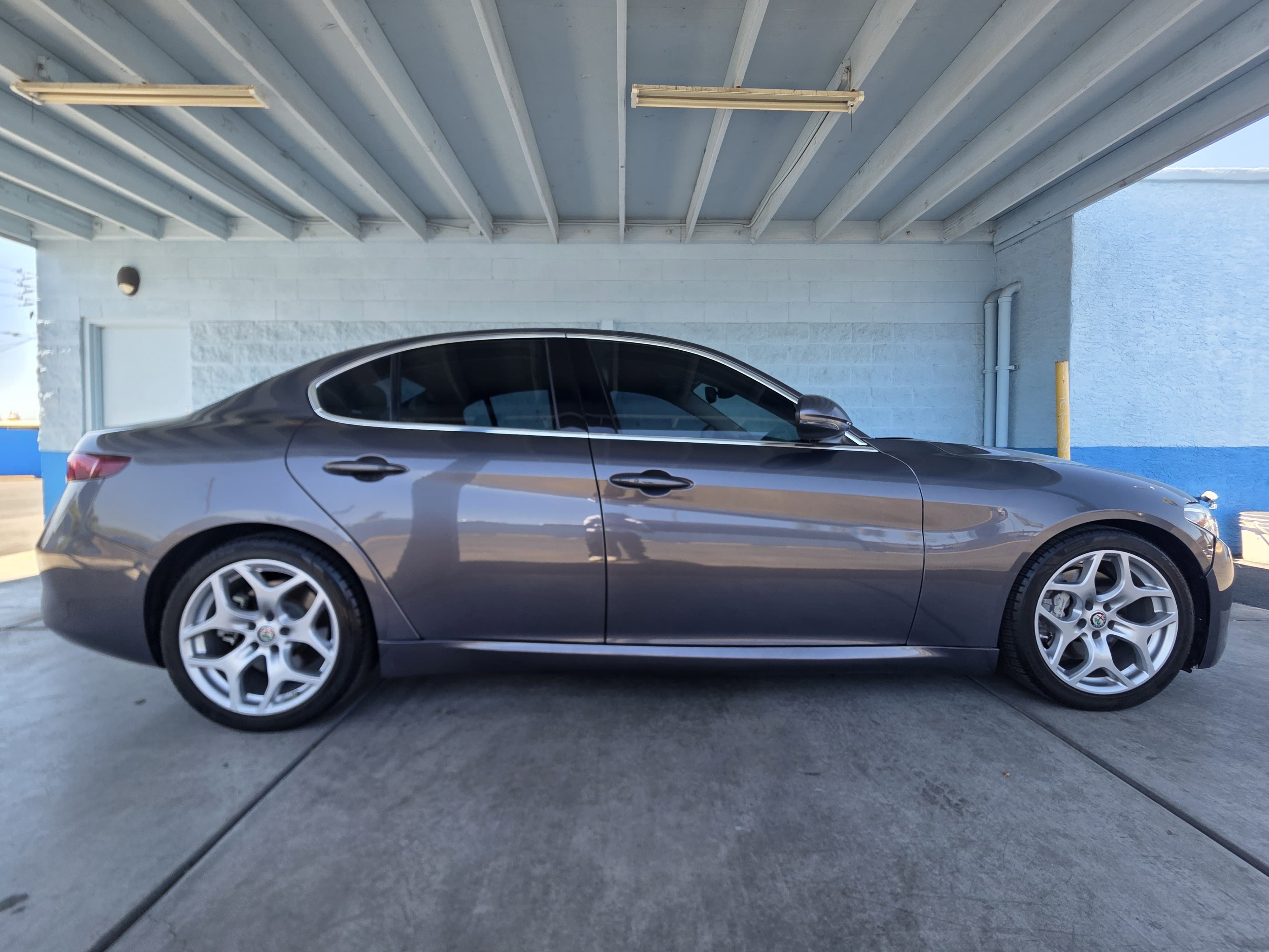 Used 2019 Alfa Romeo Giulia Ti RWD image 2