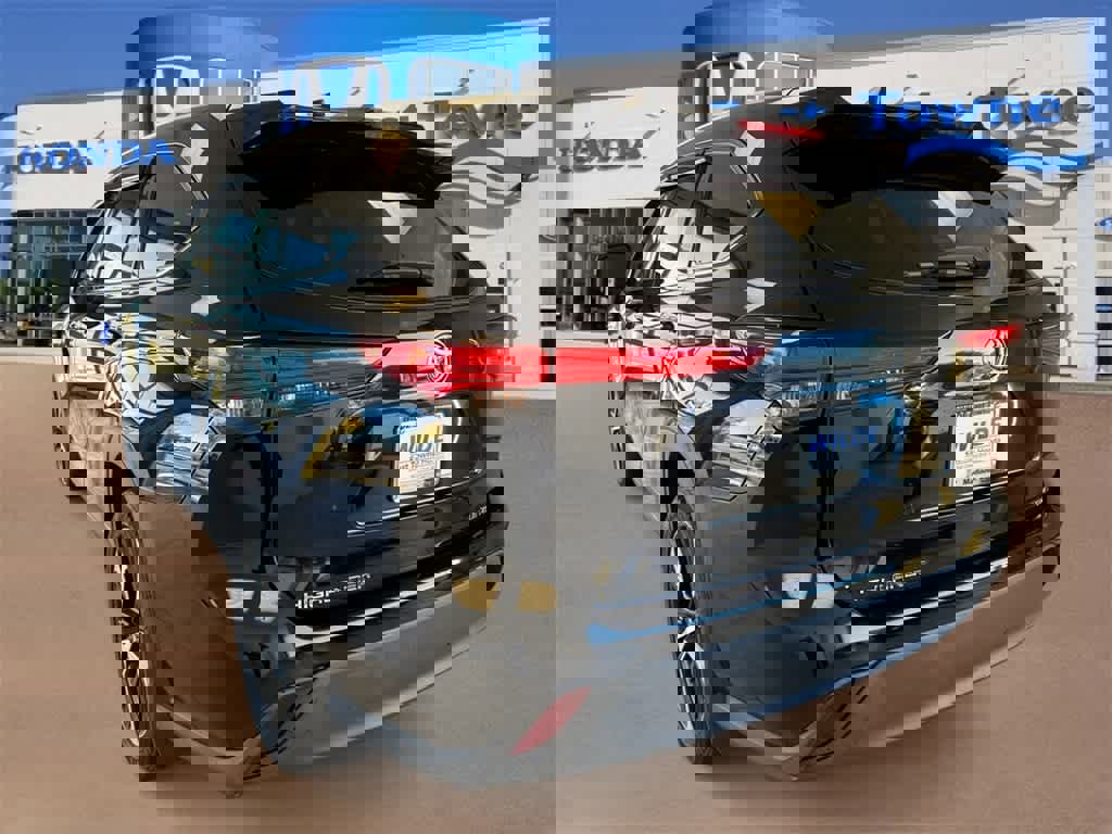 Used 2022 Toyota Highlander XLE image 6