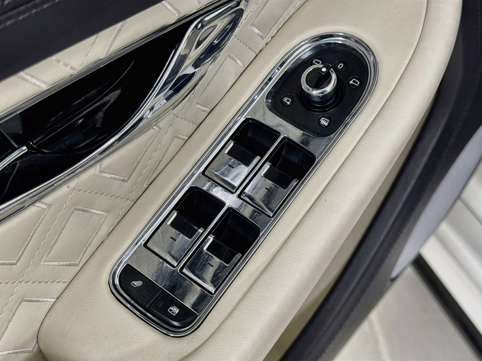 Certified 2023 Bentley Continental GT S AWD/4WD image 17