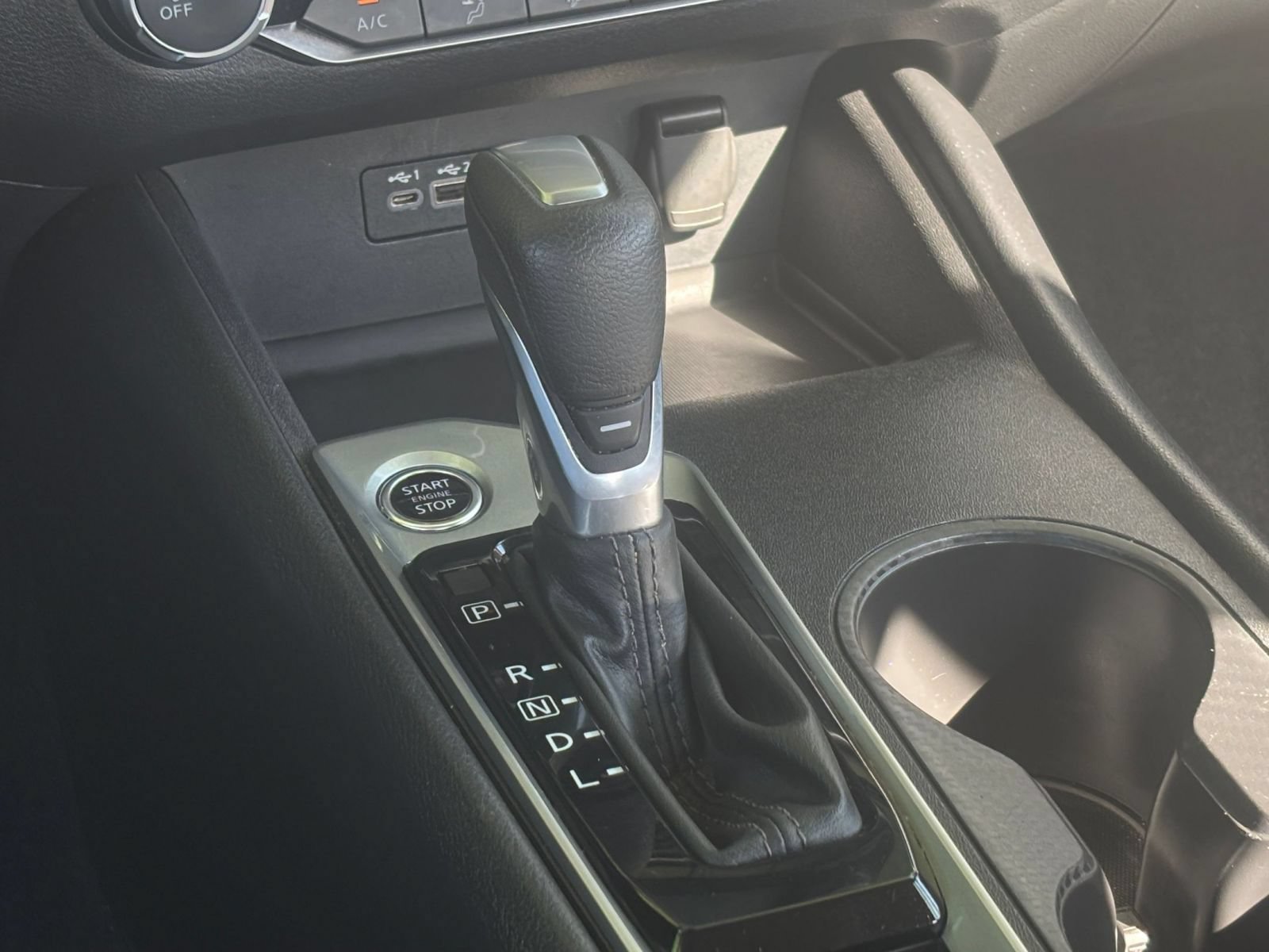 Used 2025 Nissan Altima 2.5 SV FWD image 39