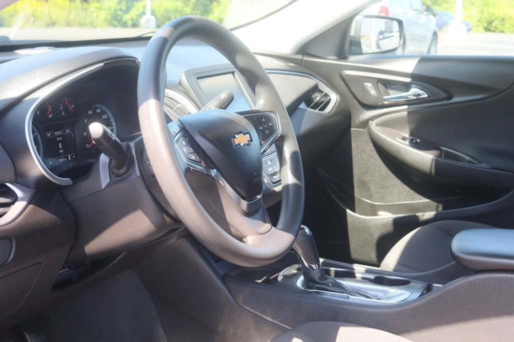 Used 2018 Chevrolet Malibu LS FWD image 15