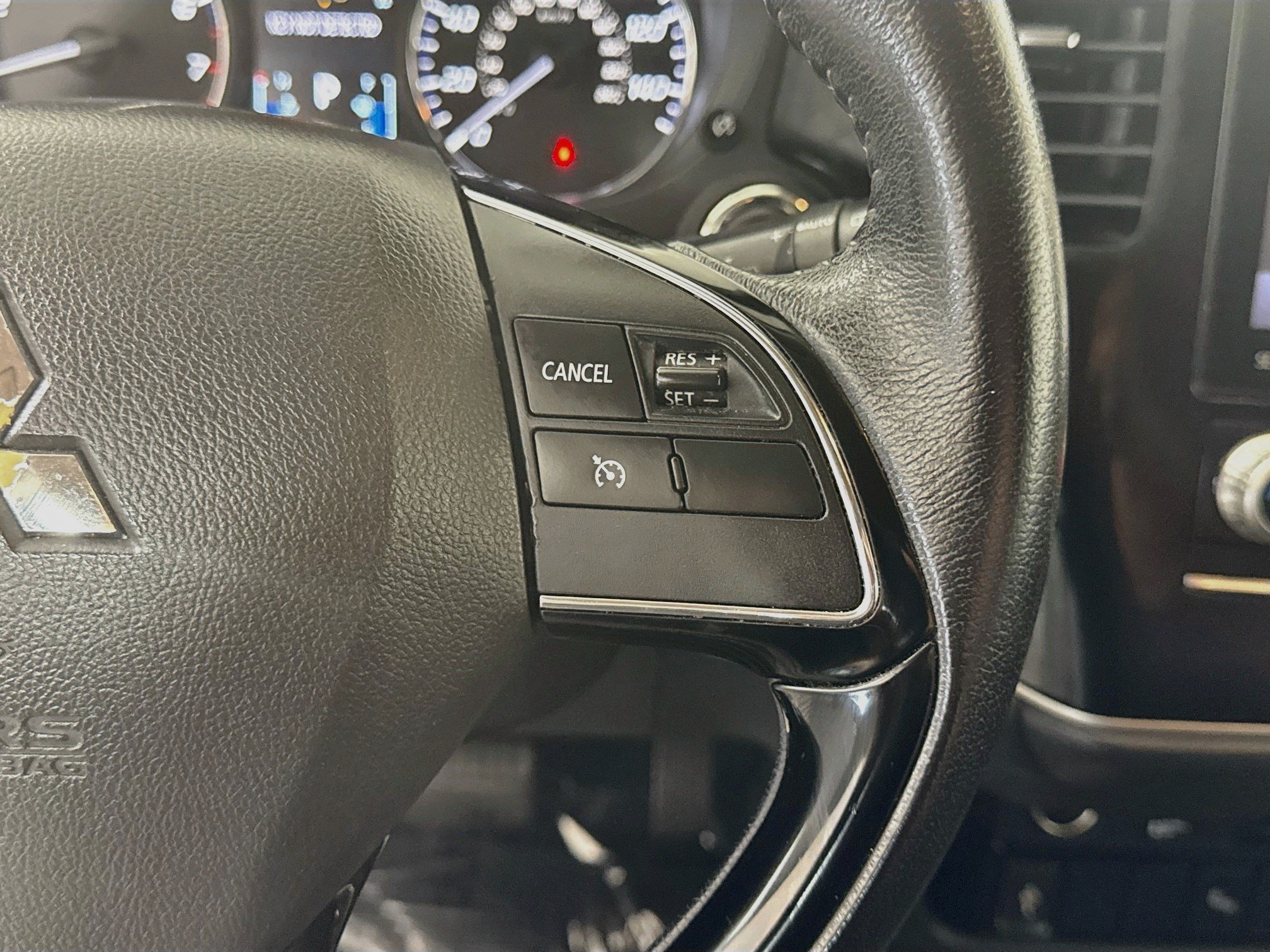 Used 2020 Mitsubishi Outlander LE FWD image 15