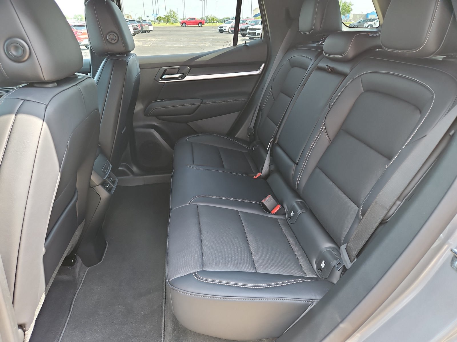New 2027 GMC Terrain Elevation w/ Elevation Premium Package FWD image 18