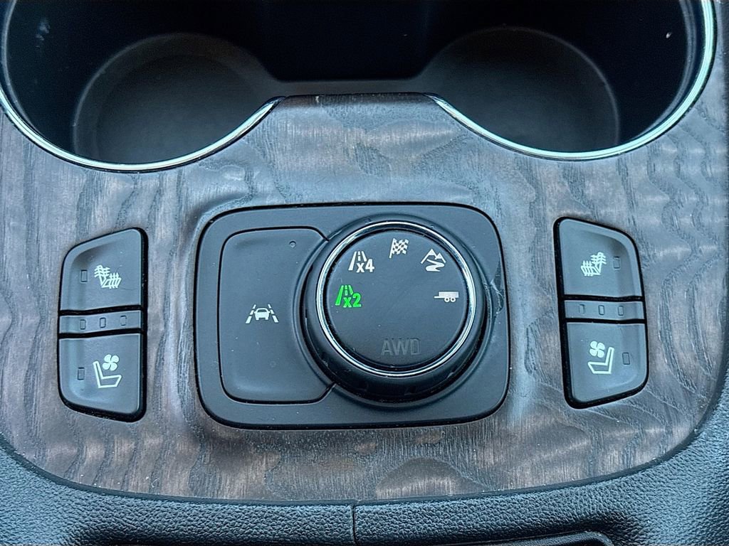 Used 2023 GMC Acadia Denali w/ Black Diamond Edition image 21