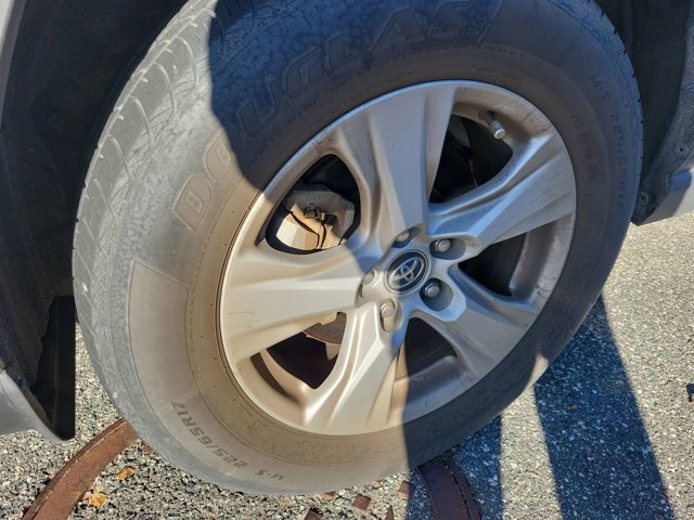 Used 2020 Toyota RAV4 XLE image 12