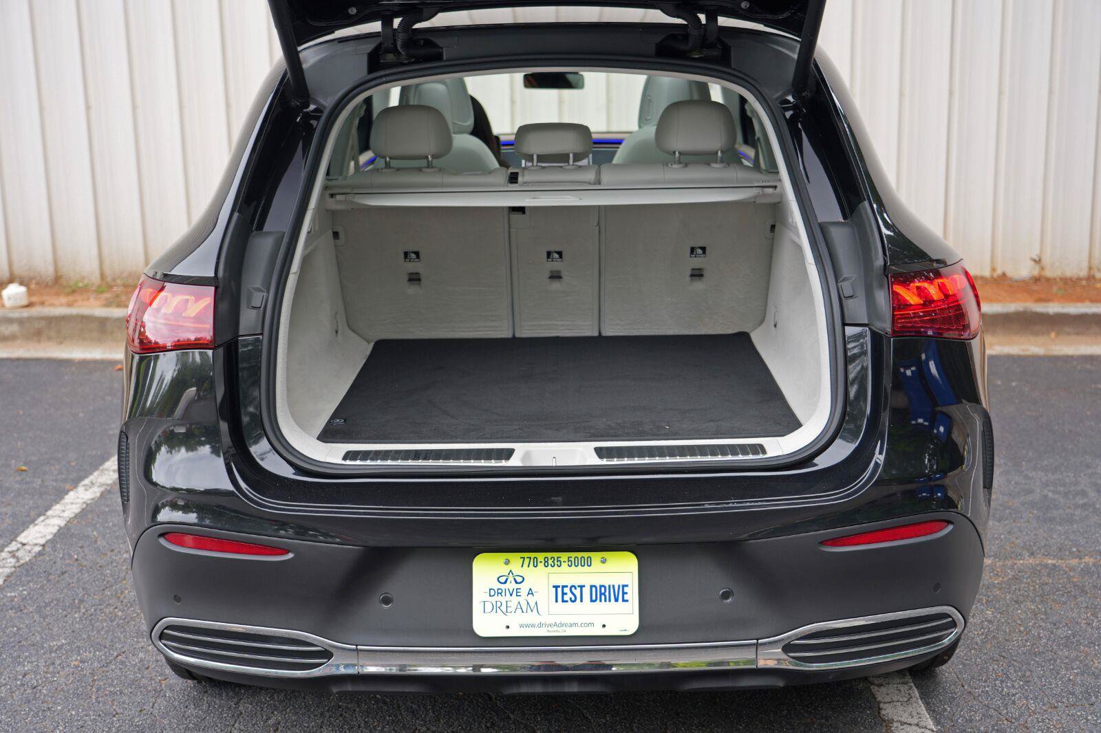 Used 2023 Mercedes-Benz EQE 500 4MATIC SUV image 9