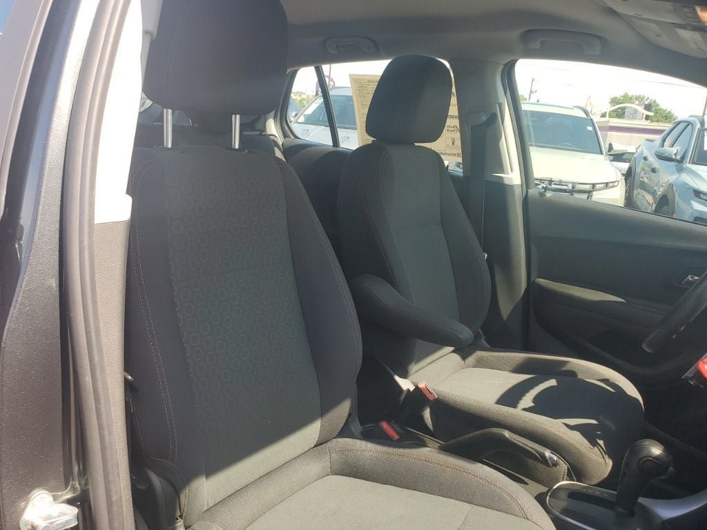 Used 2020 Chevrolet Trax LS FWD image 39