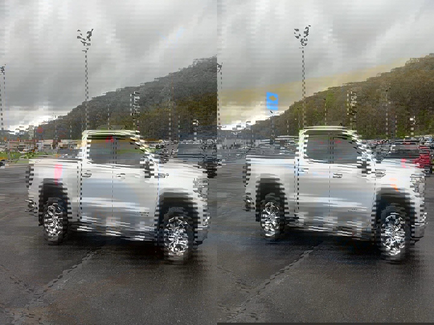 Used 2020 GMC Sierra 1500 SLT w/ SLT Premium Plus Package image 4