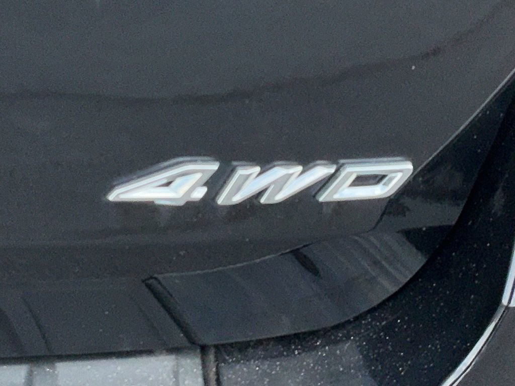 Used 2022 Ford Explorer XLT w/ Equipment Group 202A image 3