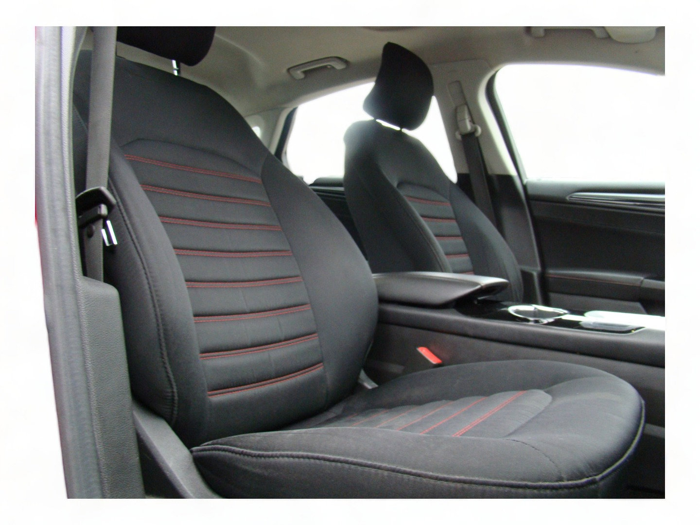 Used 2019 Ford Fusion Titanium image 18