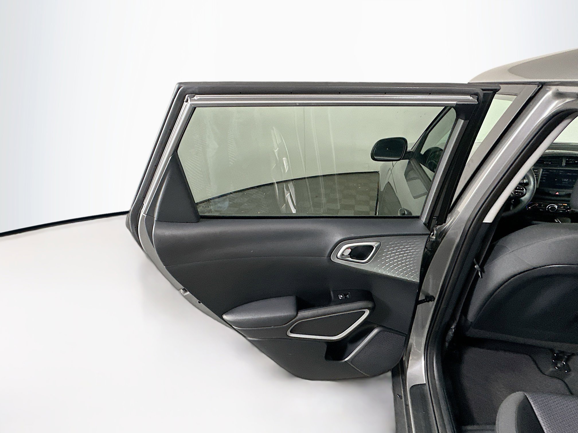 Used 2025 Kia Soul LX w/ LX Technology Package image 25