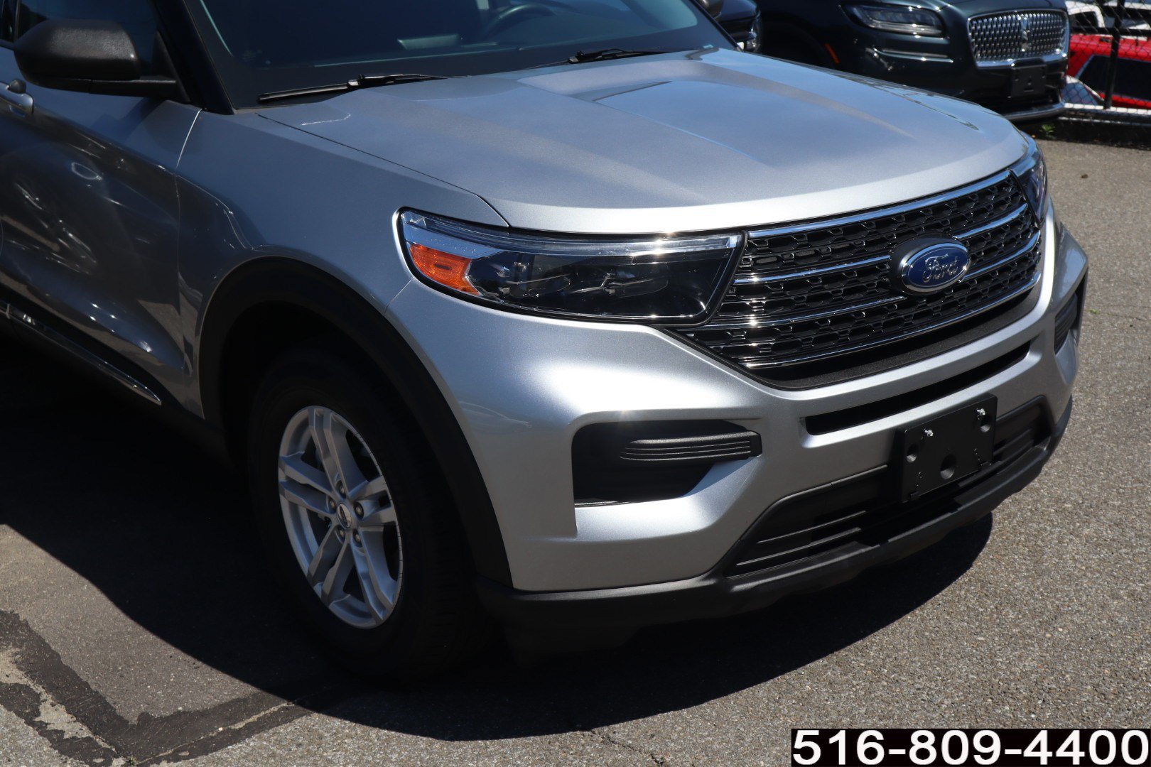 Used 2023 Ford Explorer XLT AWD/4WD image 4