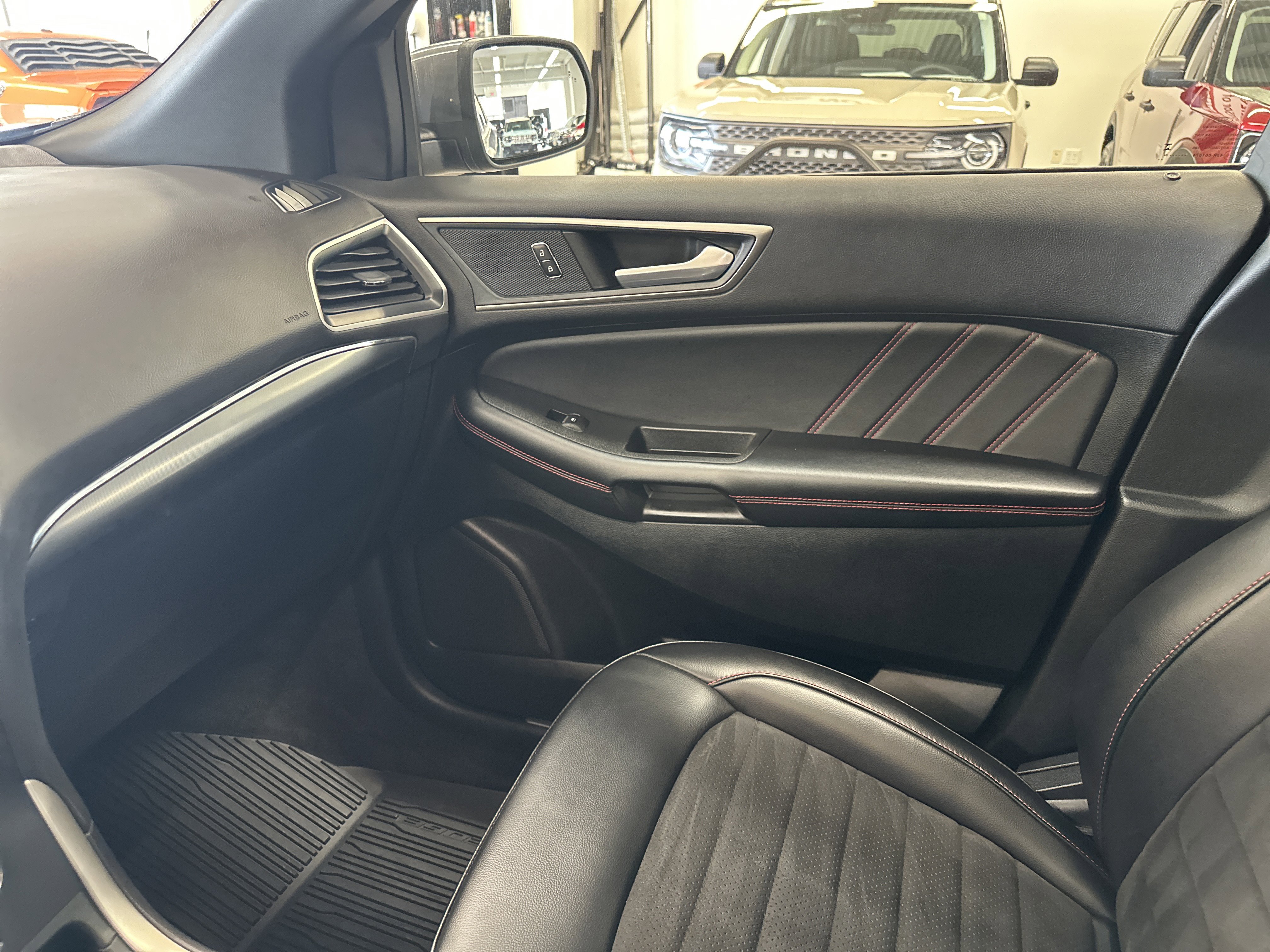 Used 2024 Ford Edge ST-Line image 25