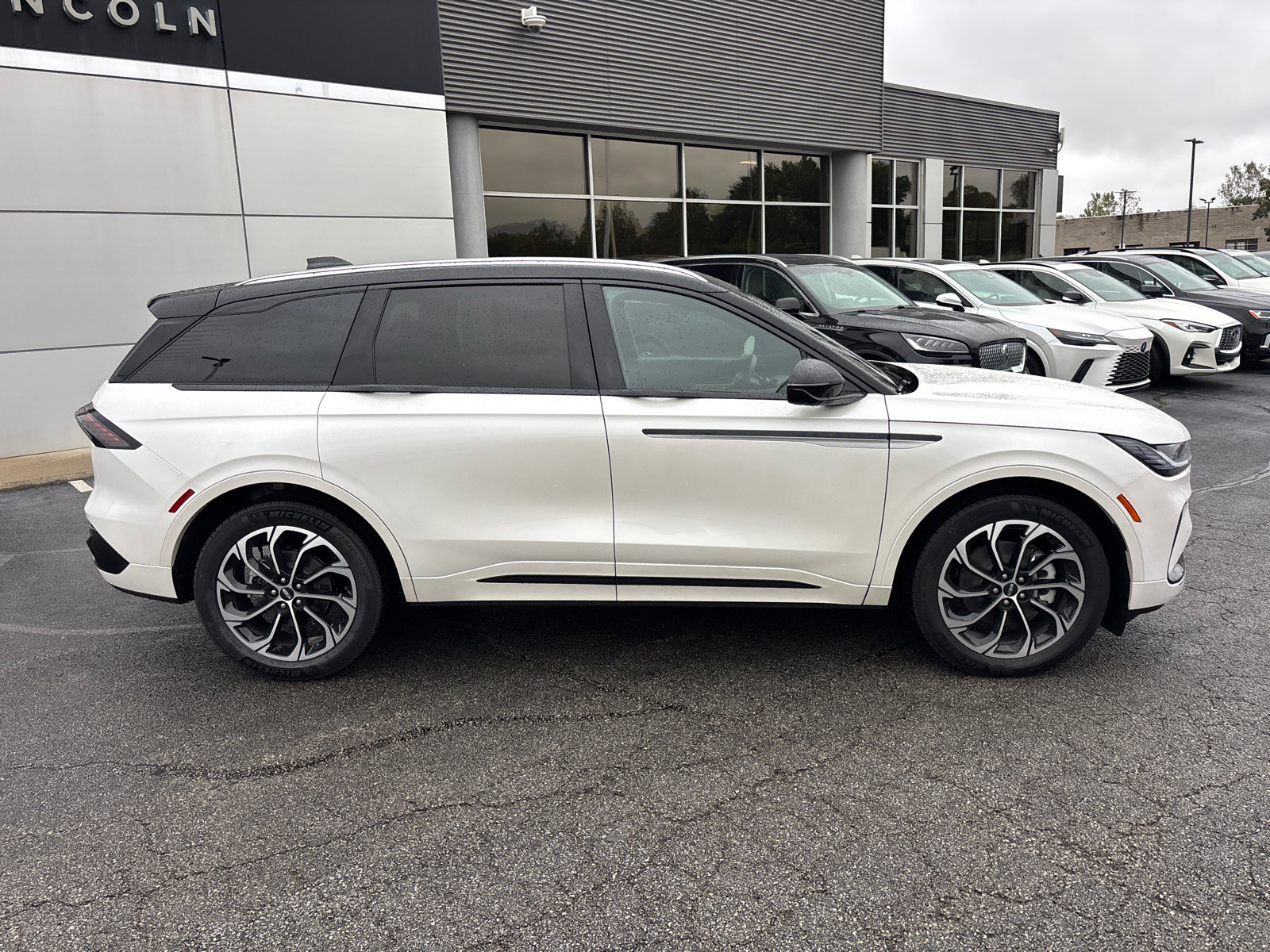New 2026 Lincoln Nautilus Reserve AWD/4WD image 8