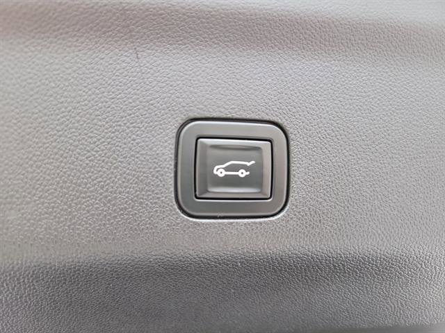 Used 2021 Chevrolet Tahoe RST image 14